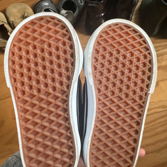 Vans Toddler Black High-Top Sneakers - Picture 2 of 2